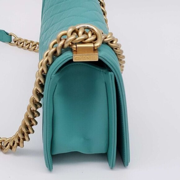 CHANEL Boy Green Leather Shoulder Bag 2650-080524 - Picture 3 of 15